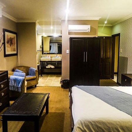 Fairways Hotel 발리토 외부 사진